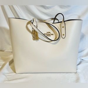 NWT Coach Town Tote Chalk (retail $398)